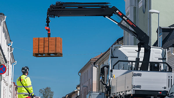 Hiab – launches new range of eX cranes