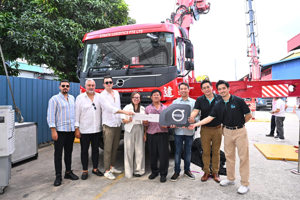 Singapore's Heavy Lifting Industry